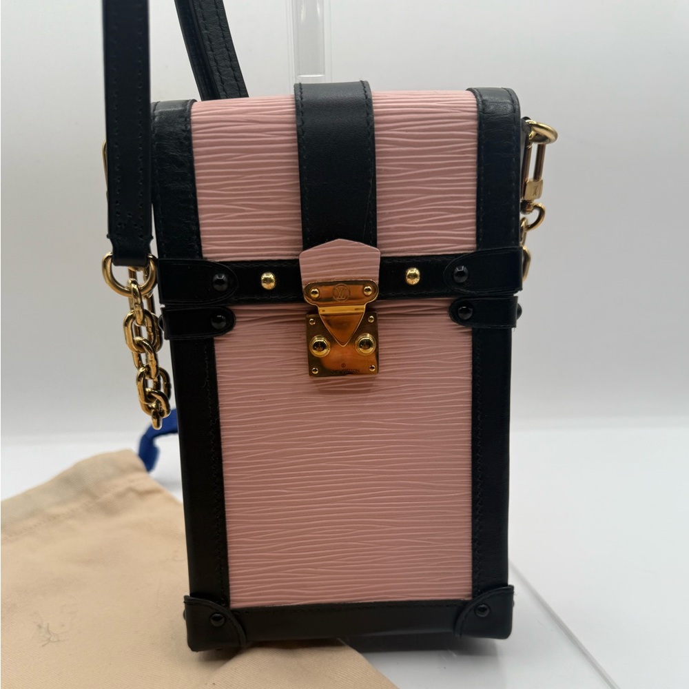 LouisVuitton Black/Rose Ballerine Epi
Leather Vertical Trunk 🔥 full inclusion